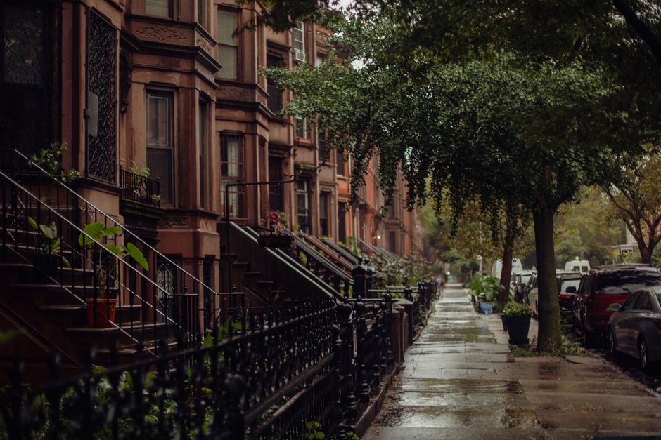 Brooklyn Multi Family vs Single Family: 2026 Comparison